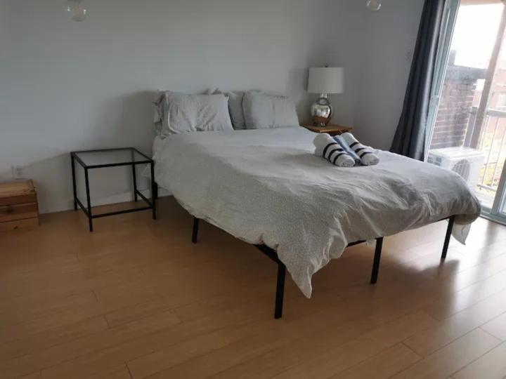 Marche Jean-Talon Suites Монреаль Экстерьер фото